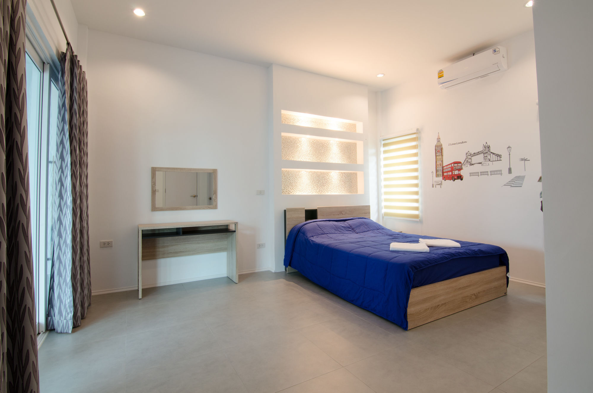 Apartment Le Leaf Pool 7 HHQ